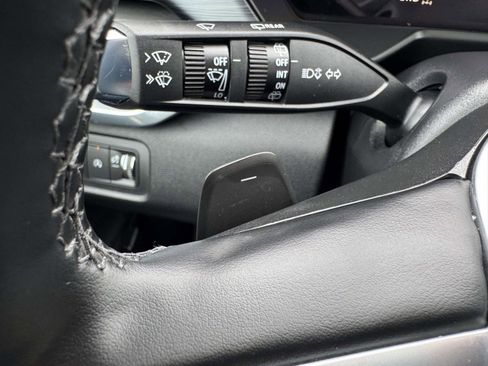 Used 2025 GMC Acadia Elevation w/ Elevation Premium Package image 37