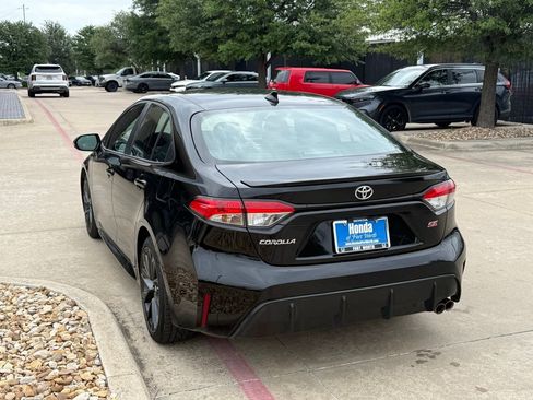 Used 2024 Toyota Corolla SE FWD image 3