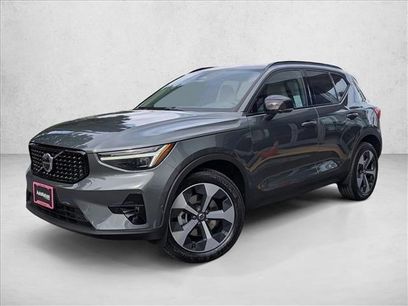New 2026 Volvo XC40 B5 Plus w/ Protection Package Premier