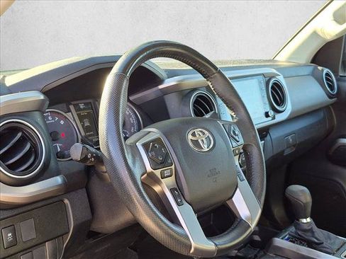 Used 2021 Toyota Tacoma SR5 RWD image 8