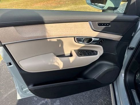 Used 2026 Volvo XC90 B5 Plus w/ Protection Package Premier image 13