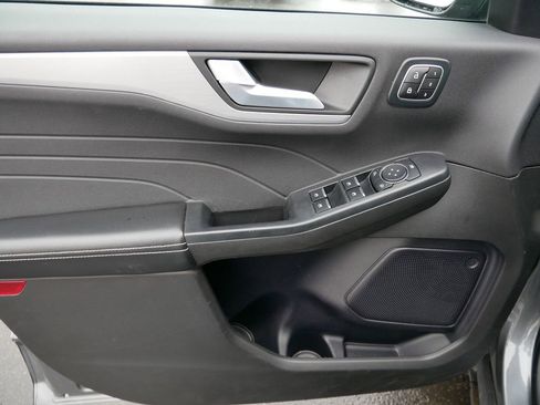 Used 2024 Ford Escape Platinum image 7