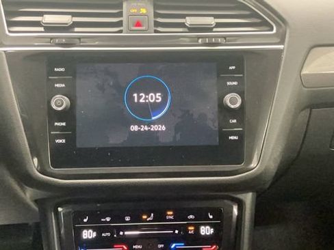 Certified 2024 Volkswagen Tiguan SE AWD/4WD image 20