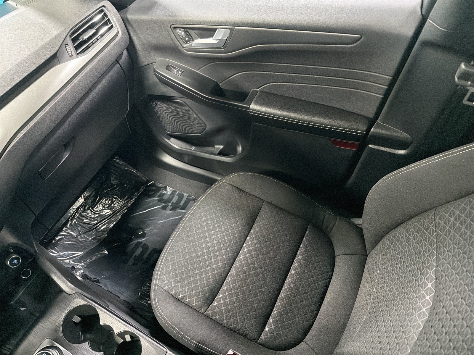 Used 2026 Ford Escape Active w/ Active Premium Tech Pack AWD/4WD image 15