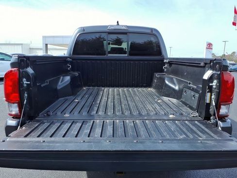 Certified 2021 Toyota Tacoma SR image 10