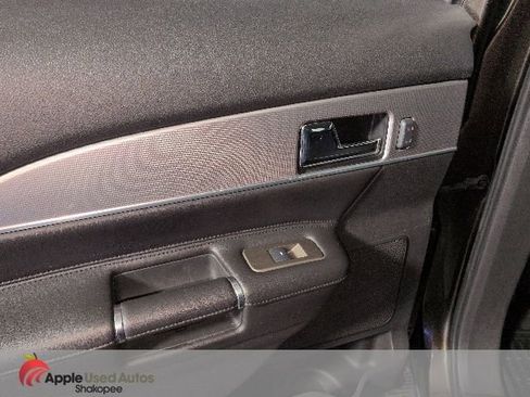 Used 2011 Lincoln MKX AWD w/ 101A Rapid Spec Order Code image 32