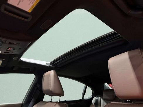 Used 2025 Lexus ES 300h Ultra Luxury w/ Accessory Package (Z2) FWD image 26