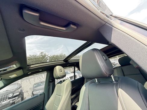 Used 2022 Mercedes-Benz GLE 350 w/ Premium Package image 27