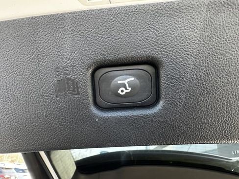 Used 2017 Lincoln MKX Reserve w/ Lincoln MKX Climate Package image 43