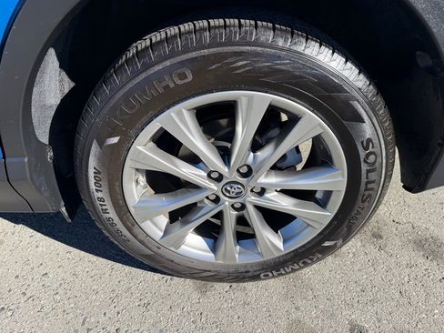 Used 2017 Toyota RAV4 Limited w/ Carpet Mat Package image 13