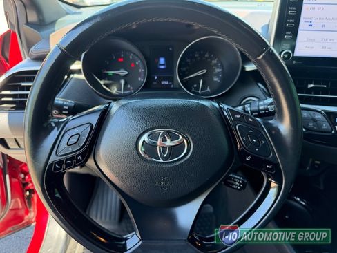 Used 2019 Toyota C-HR Limited FWD image 22