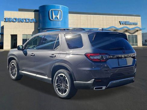 New 2026 Honda Pilot Touring image 2