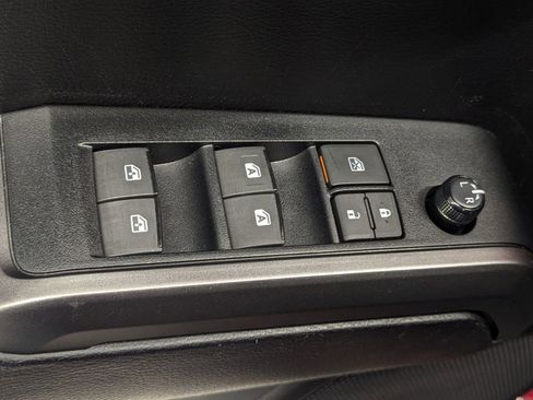 Used 2021 Toyota Tacoma TRD Off-Road image 18