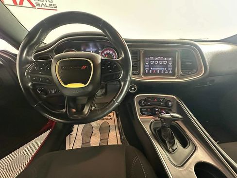 Used 2020 Dodge Challenger SXT RWD image 22