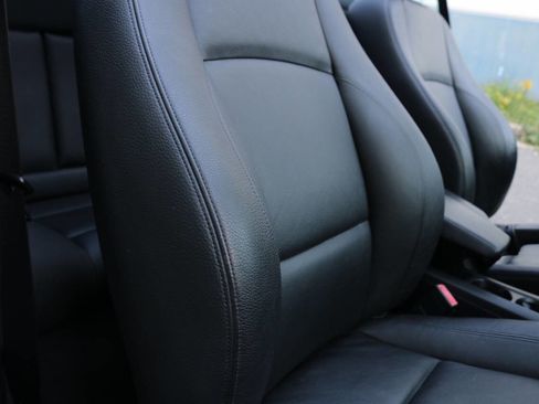 Used 2011 BMW 135i Convertible image 20