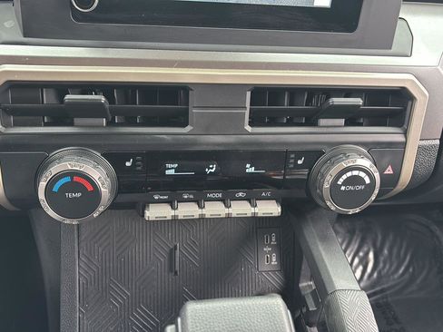 Used 2024 Toyota Tacoma SR5 AWD/4WD image 35