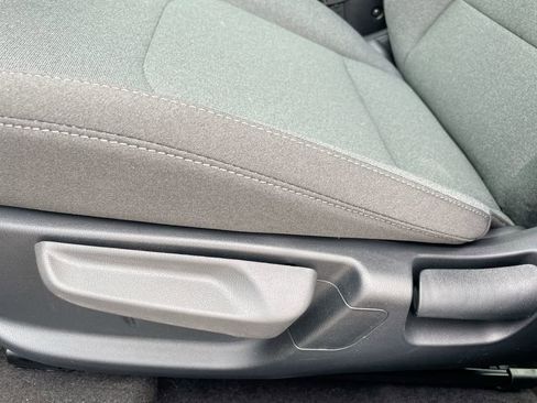 Used 2025 Kia K4 LX image 38