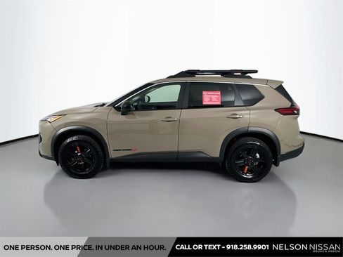 Certified 2025 Nissan Rogue SV AWD/4WD image 8