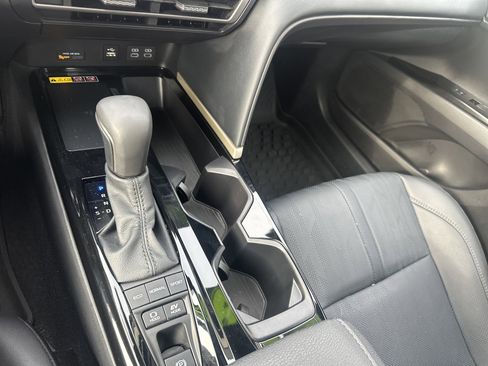 Used 2025 Toyota Camry XSE image 19