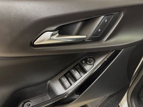Used 2025 Chevrolet Equinox LT FWD image 7