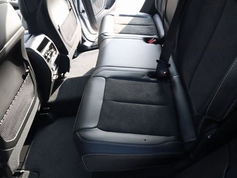 New 2025 Jeep Grand Cherokee Altitude image 12