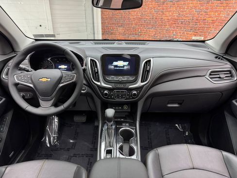 Used 2023 Chevrolet Equinox Premier AWD/4WD image 12