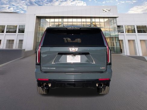 Certified 2025 Cadillac Escalade ESV V AWD/4WD image 7