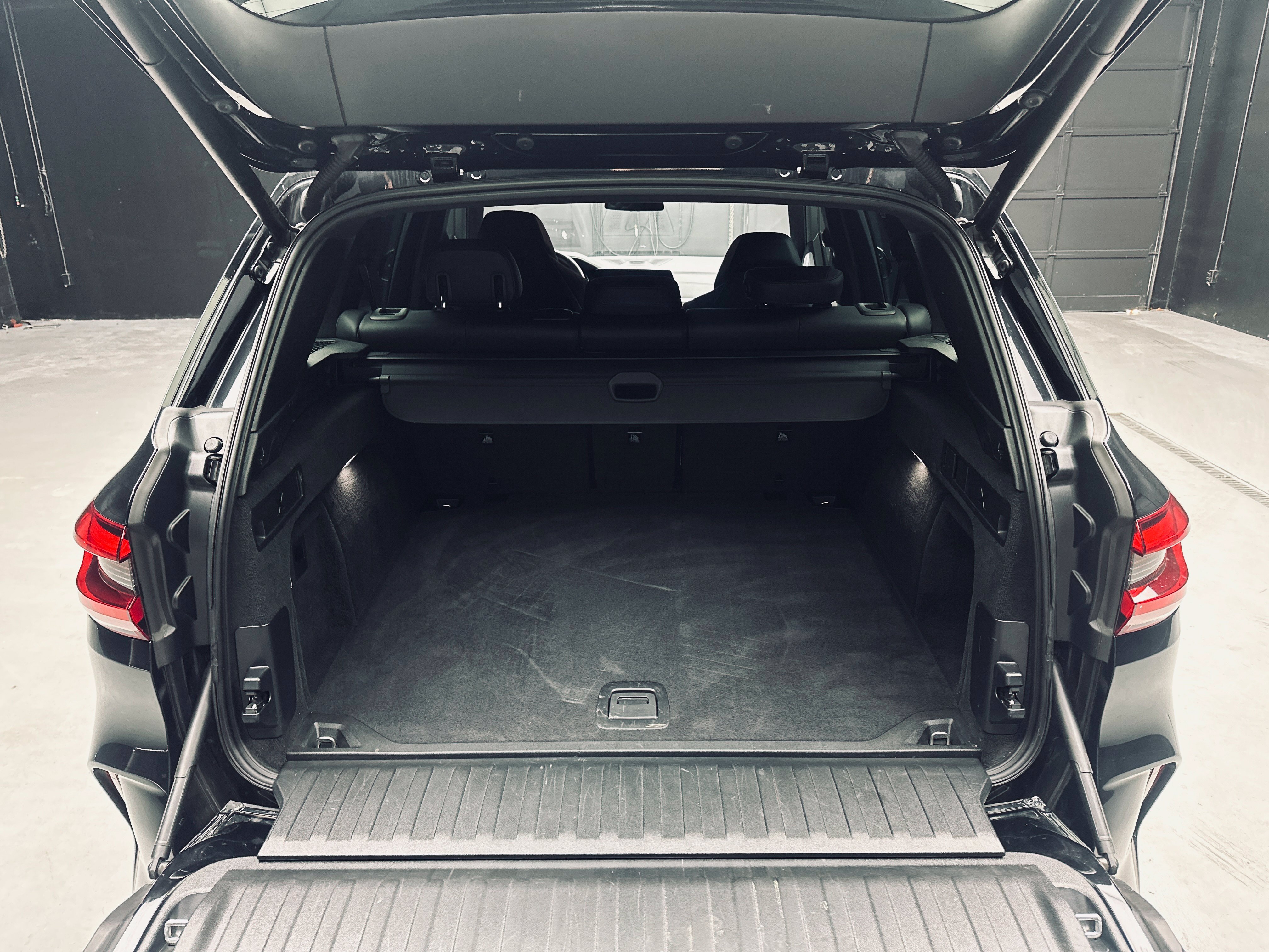 Used 2022 BMW X5 M w/ Competition Package AWD/4WD image 38