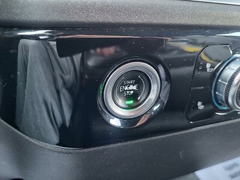 Used 2024 GMC Sierra 1500 SLT image 19