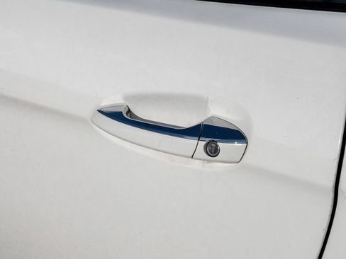 Used 2018 Mercedes-Benz SL 550 image 35