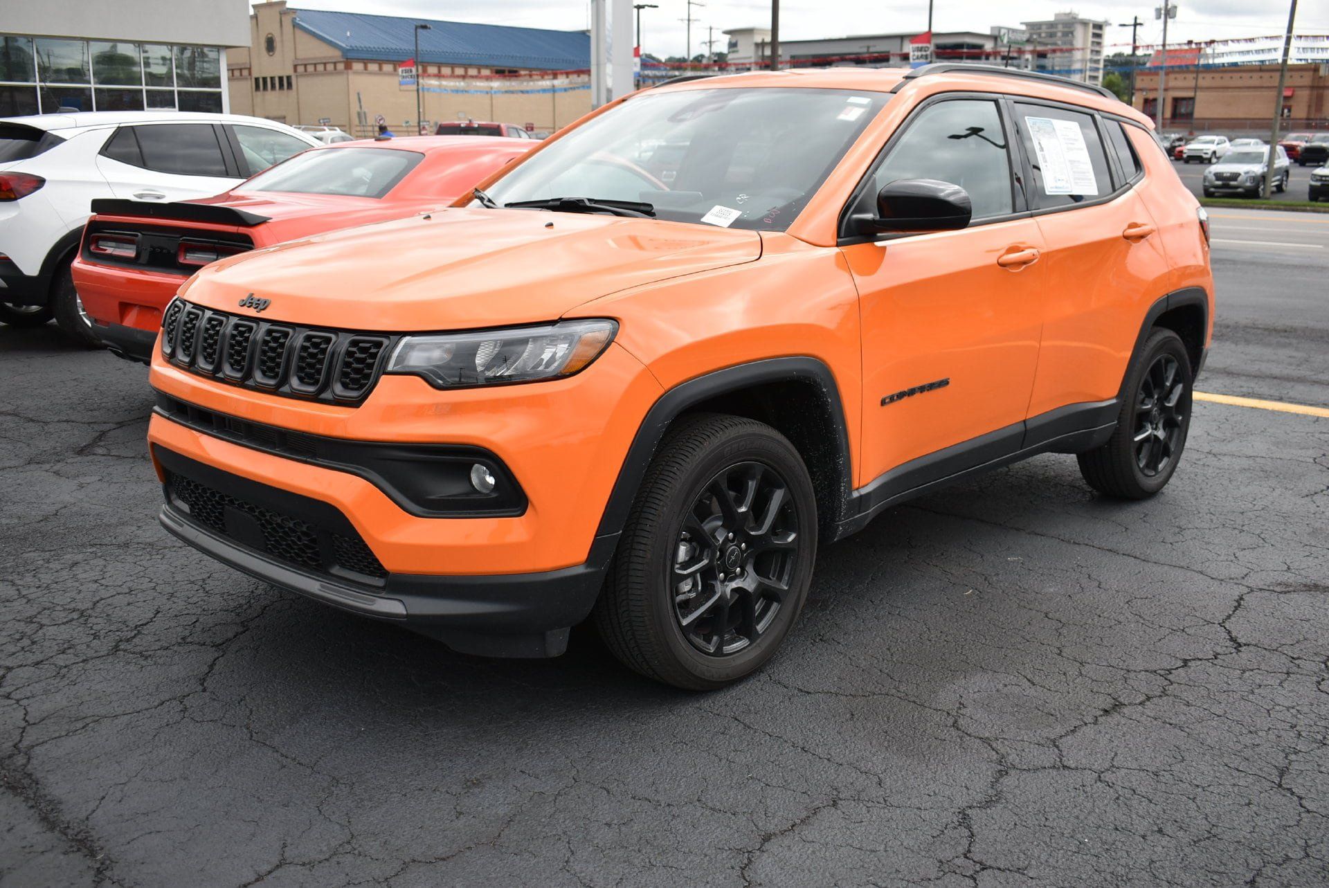 Used 2026 Jeep Compass Latitude AWD/4WD image 9