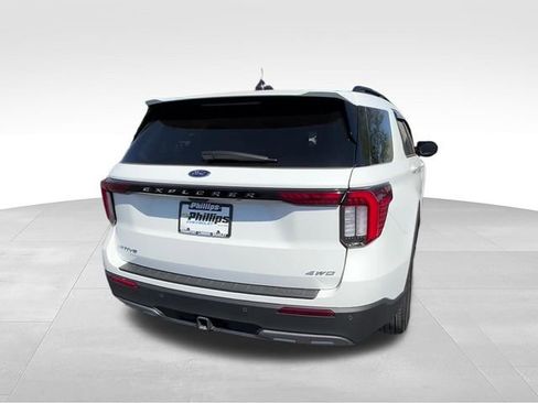 Used 2026 Ford Explorer Active w/ Active Comfort Package AWD/4WD image 6