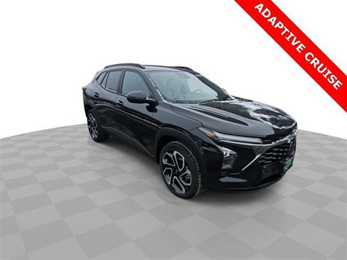 Used 2025 Chevrolet Trax RS w/ Driver Confidence Package image 2