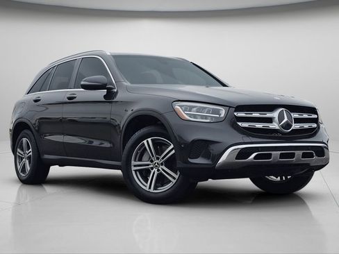 Used 2021 Mercedes-Benz GLC 300 image 2