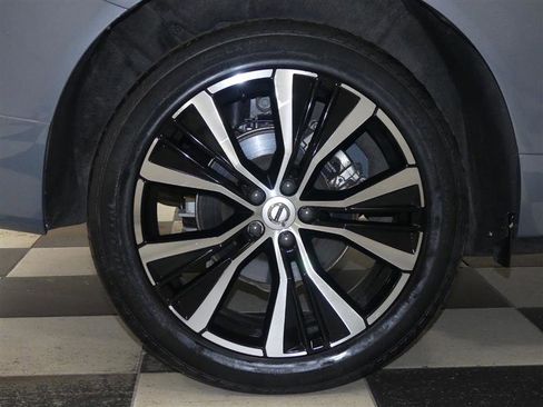 Used 2023 Volvo XC60 B5 Plus w/ Climate Package image 37