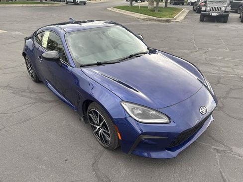 Used 2024 Toyota GR86 RWD image 4
