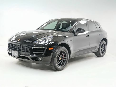 Used 2018 Porsche Macan AWD/4WD image 1