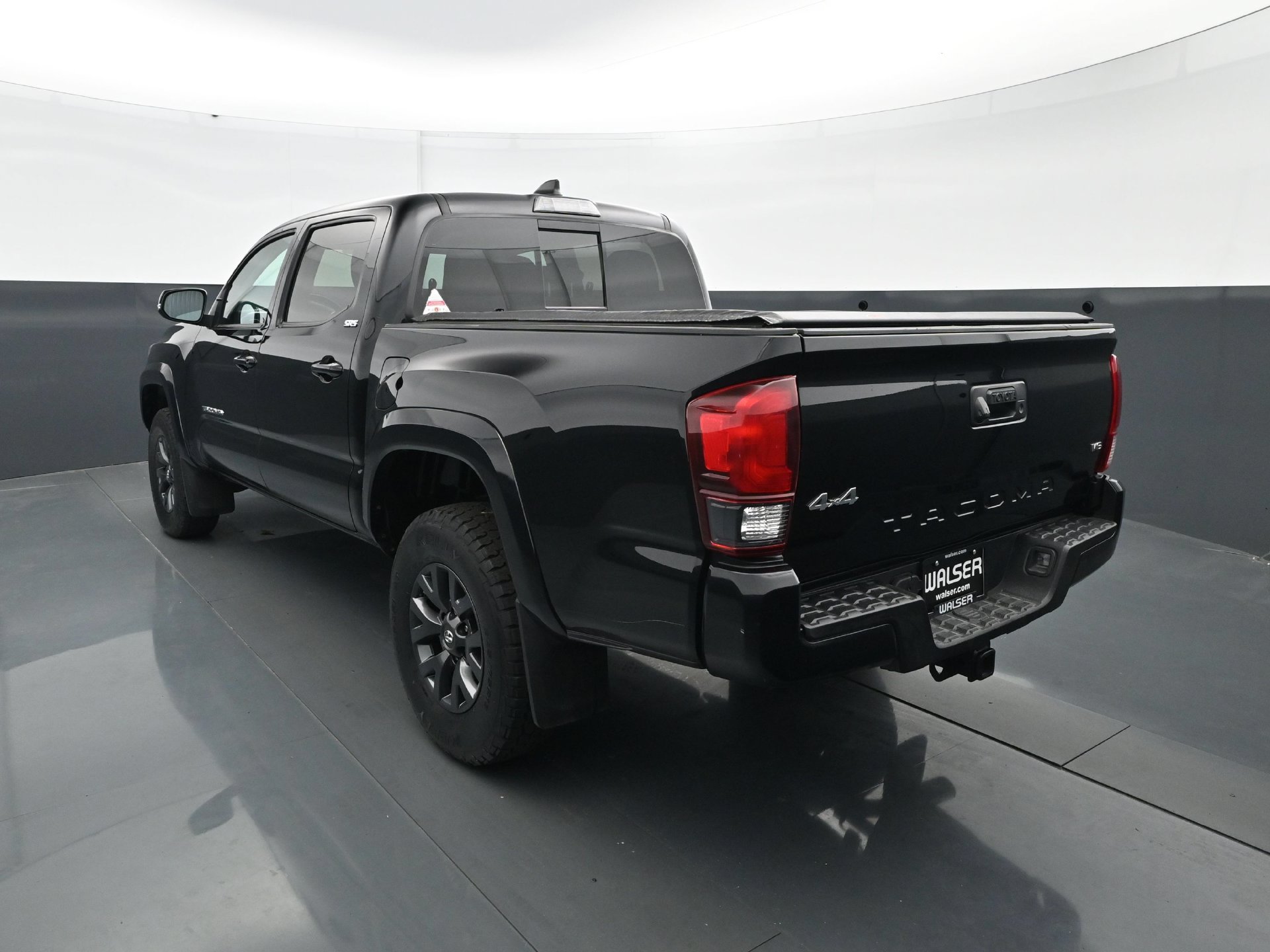 Used 2020 Toyota Tacoma SR5 w/ Technology Package AWD/4WD image 5