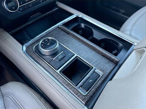Used 2020 Ford Expedition Max Limited image 18
