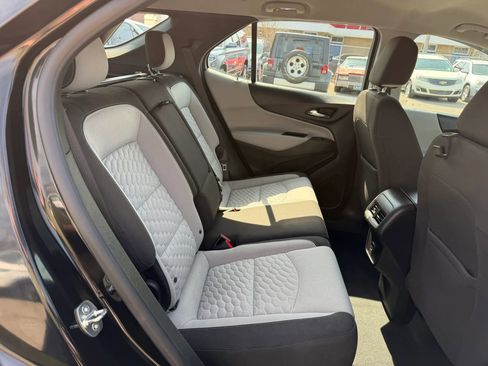 Used 2019 Chevrolet Equinox LS FWD image 27