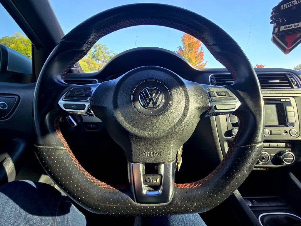 Used 2014 Volkswagen Jetta GLI Autobahn FWD image 21