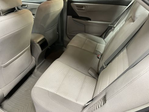 Used 2015 Toyota Camry LE FWD image 7