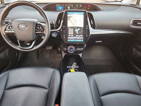 Used 2022 Toyota Prius Prime XLE image 9