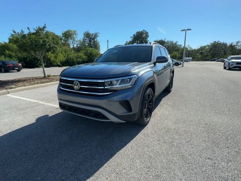 Used 2023 Volkswagen Atlas SE w/ Panoramic Sunroof Package FWD image 3
