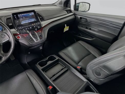 Used 2024 Honda Odyssey Sport image 25