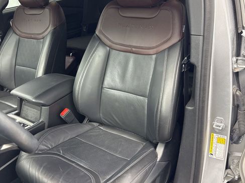 Used 2023 Ford Explorer Platinum w/ Technology Package AWD/4WD image 10