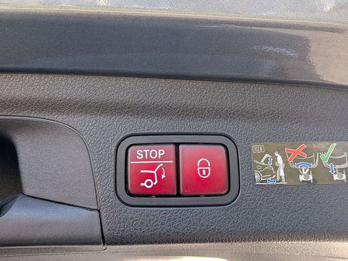 Certified 2025 Mercedes-Benz GLE 450e 4MATIC image 34