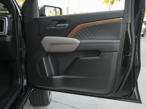 Used 2024 GMC Canyon Denali w/ LPO, Denali Black Edition image 38