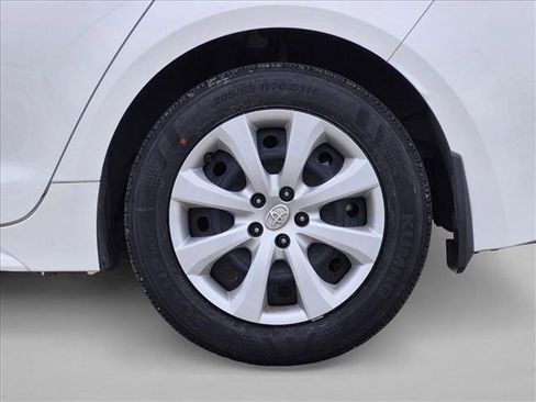 Used 2022 Toyota Corolla LE FWD image 24