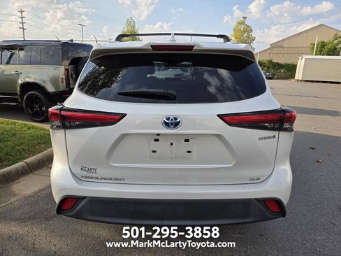 Used 2023 Toyota Highlander XLE FWD image 6